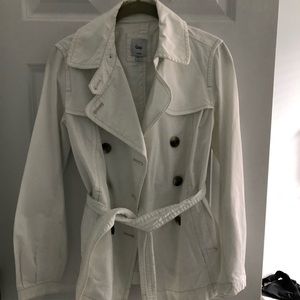 Gap classic white trench coat with tie belt